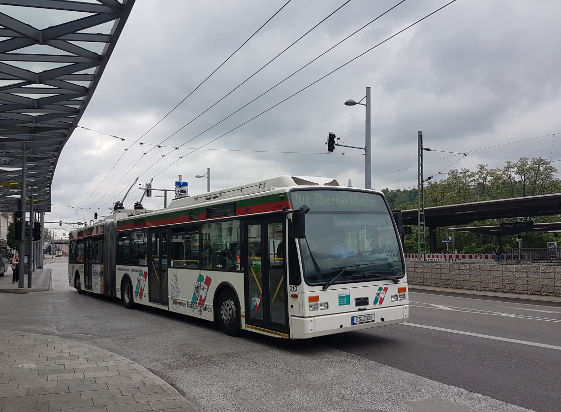 Bus wartet C Quimby Martin Randelhoff